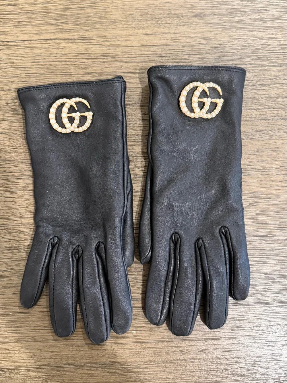 Gucci Black Leather Gloves with Pearl GG Logo
